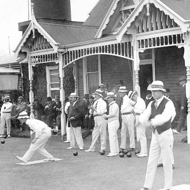 If we’re gonna do flashback Friday, let’s really go old school- Adelaide Bowling Club 100 years ago…